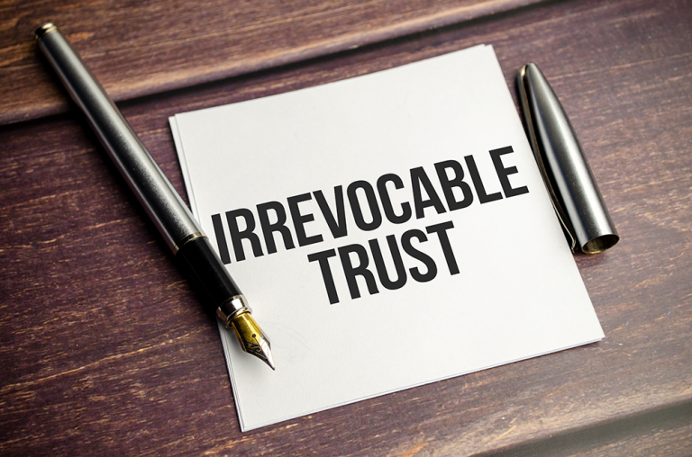 The Difference Between a Revocable and an Irrevocable Trust